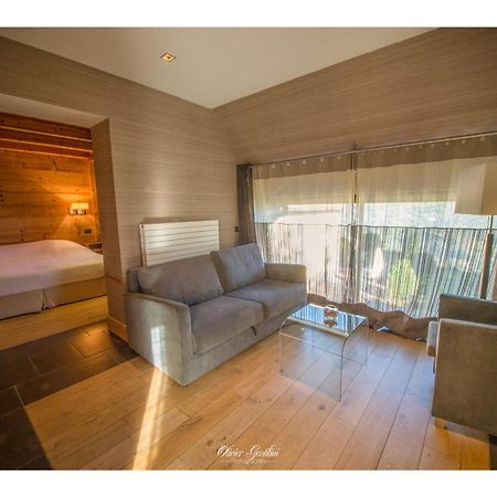 Hotel Restaurant Les Alisiers 라푸르트로이 외부 사진