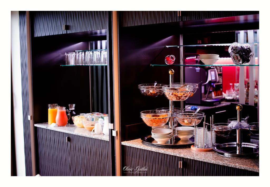 Hotel Restaurant Les Alisiers 라푸르트로이 외부 사진