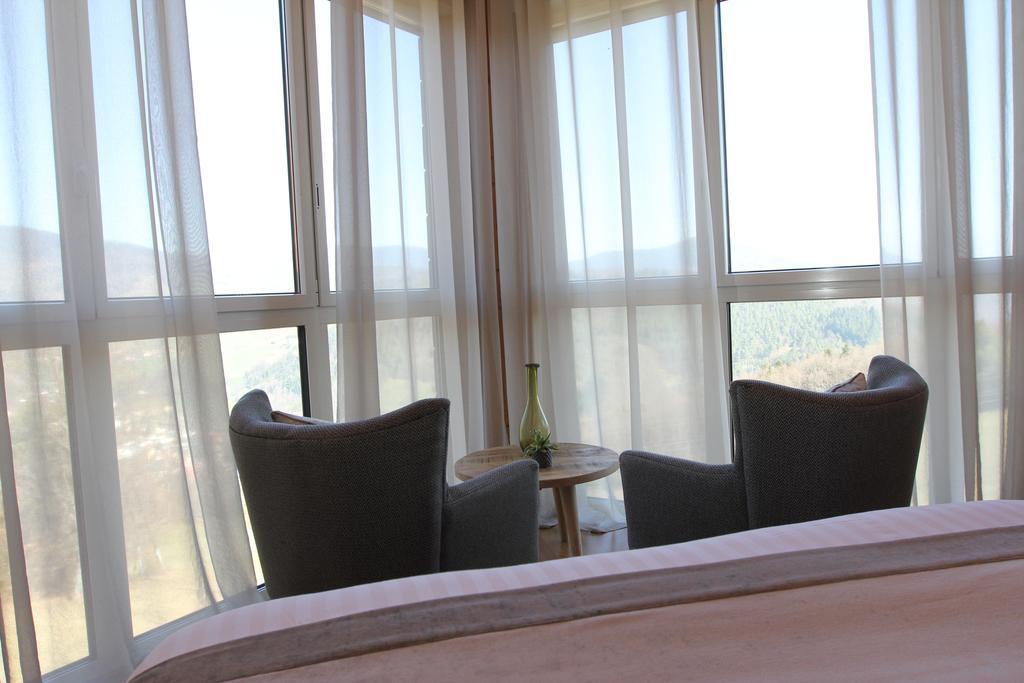 Hotel Restaurant Les Alisiers 라푸르트로이 외부 사진